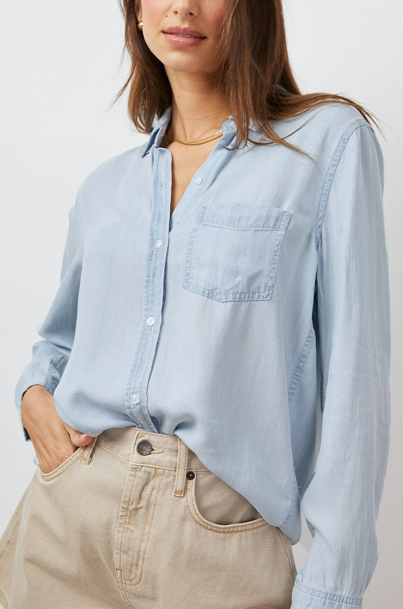 BARRETT LIGHT VINTAGE LONG SLEEVE BUTTON DOWN- FRONT TUCKED IN