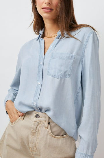 BARRETT LIGHT VINTAGE LONG SLEEVE BUTTON DOWN- FRONT TUCKED IN