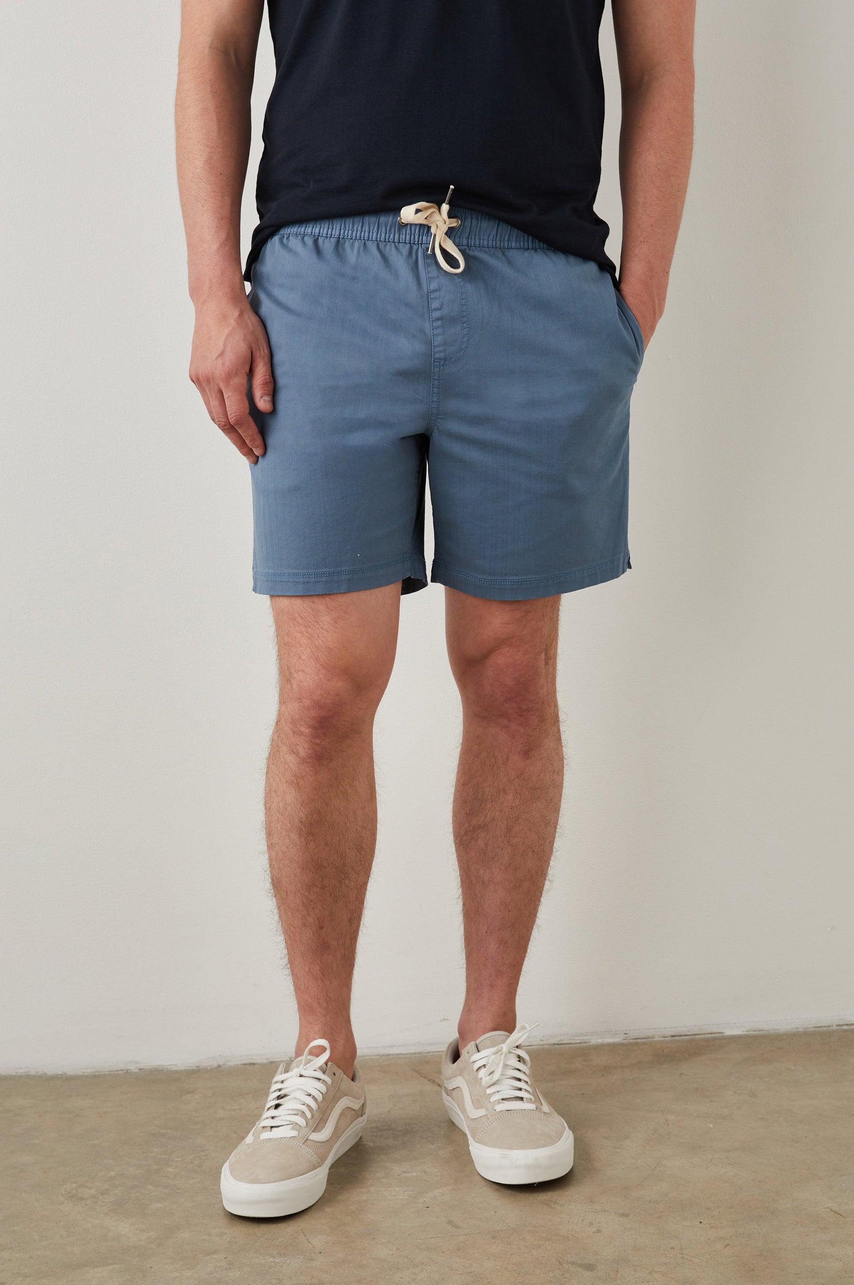 CRUZ COPEN BLUE SHORT - FRONT ONE HAND IN POCKET