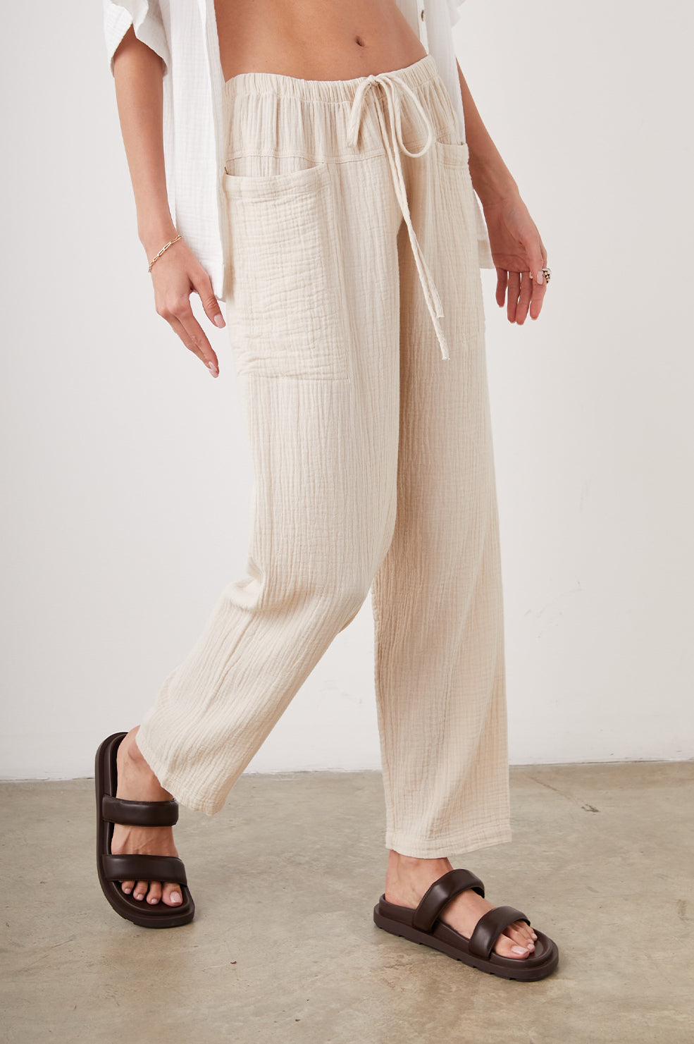 DARBY PANT FLAX - SIDE BODY