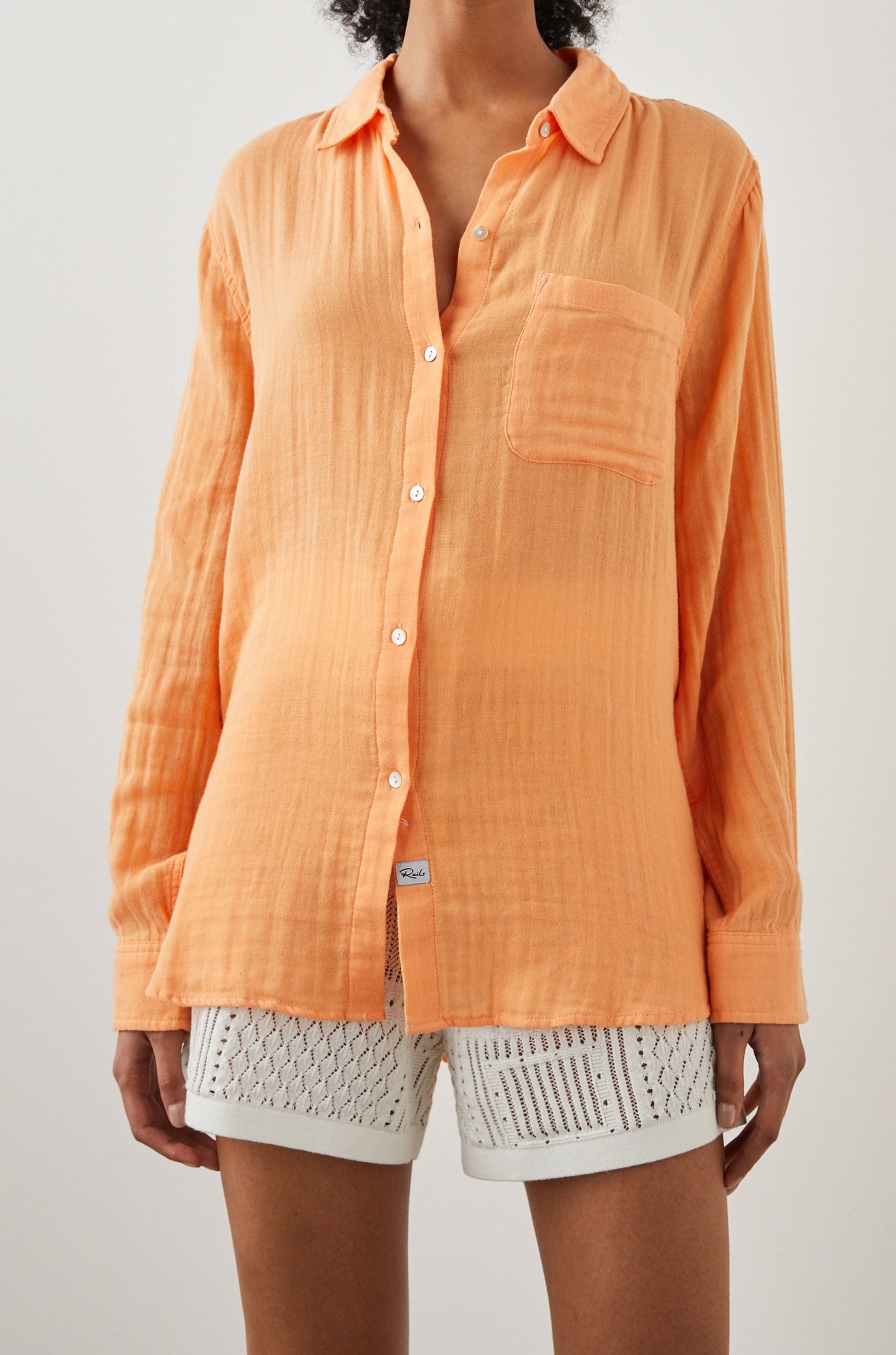 ELLIS SHIRT PAPAYA - FRONT UNTUCKED