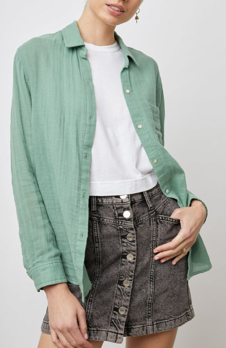 ELLIS GREEN APPLE SHIRT-FRONT IN MOTION