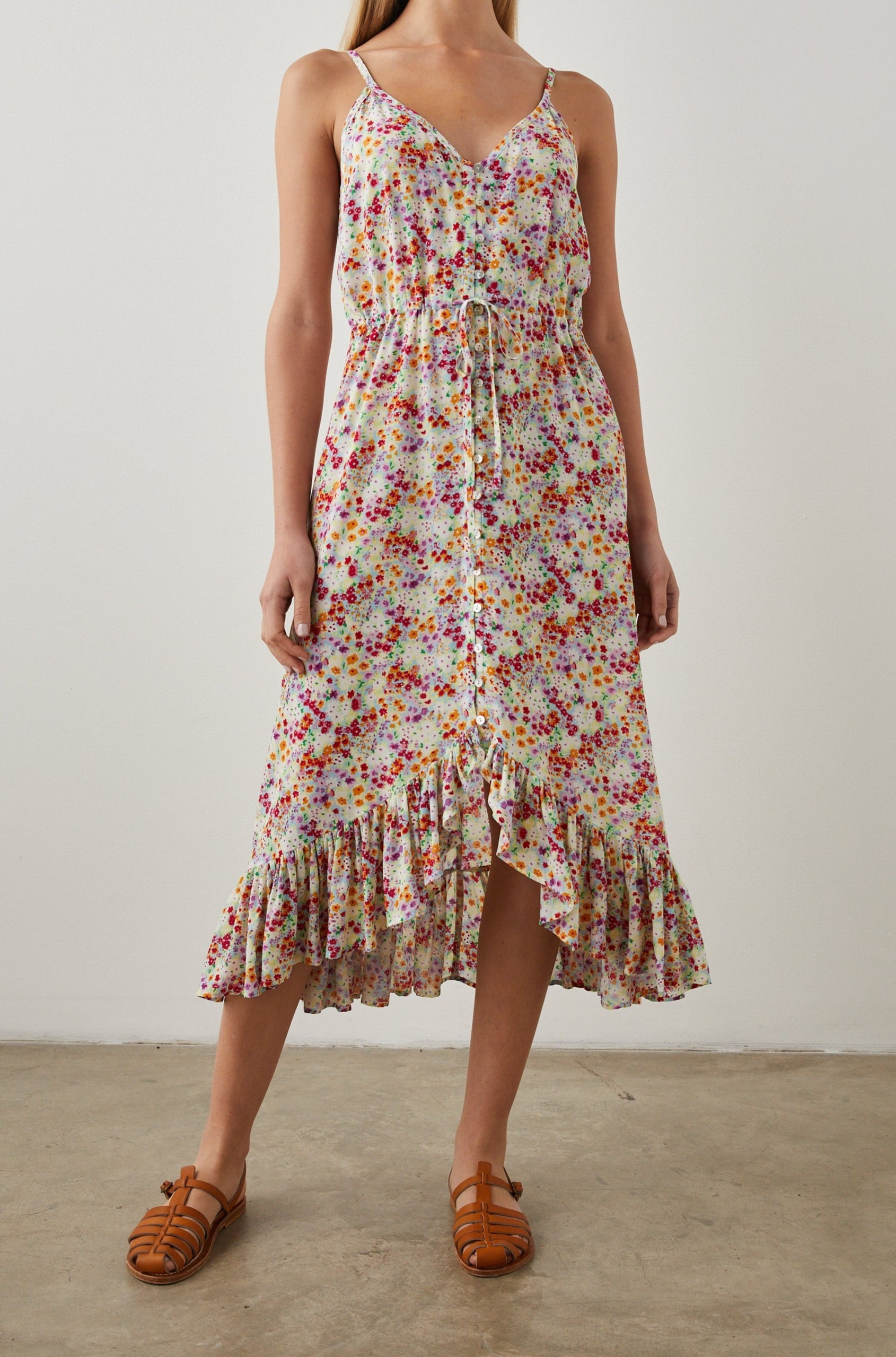 FRIDA DRESS FLEUR - FRONT MODEL 2