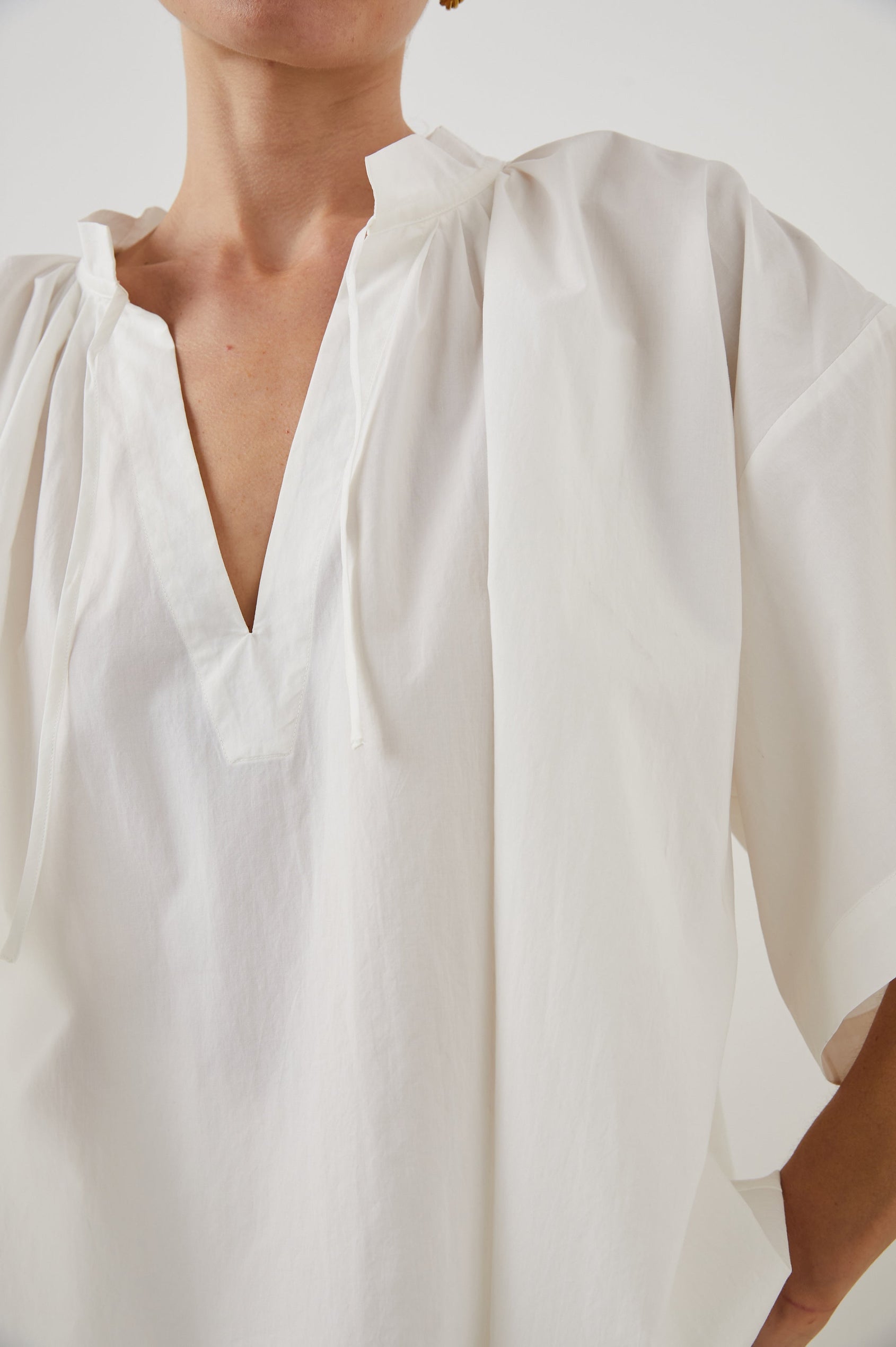 VIDA TOP WHITE - DETAIL