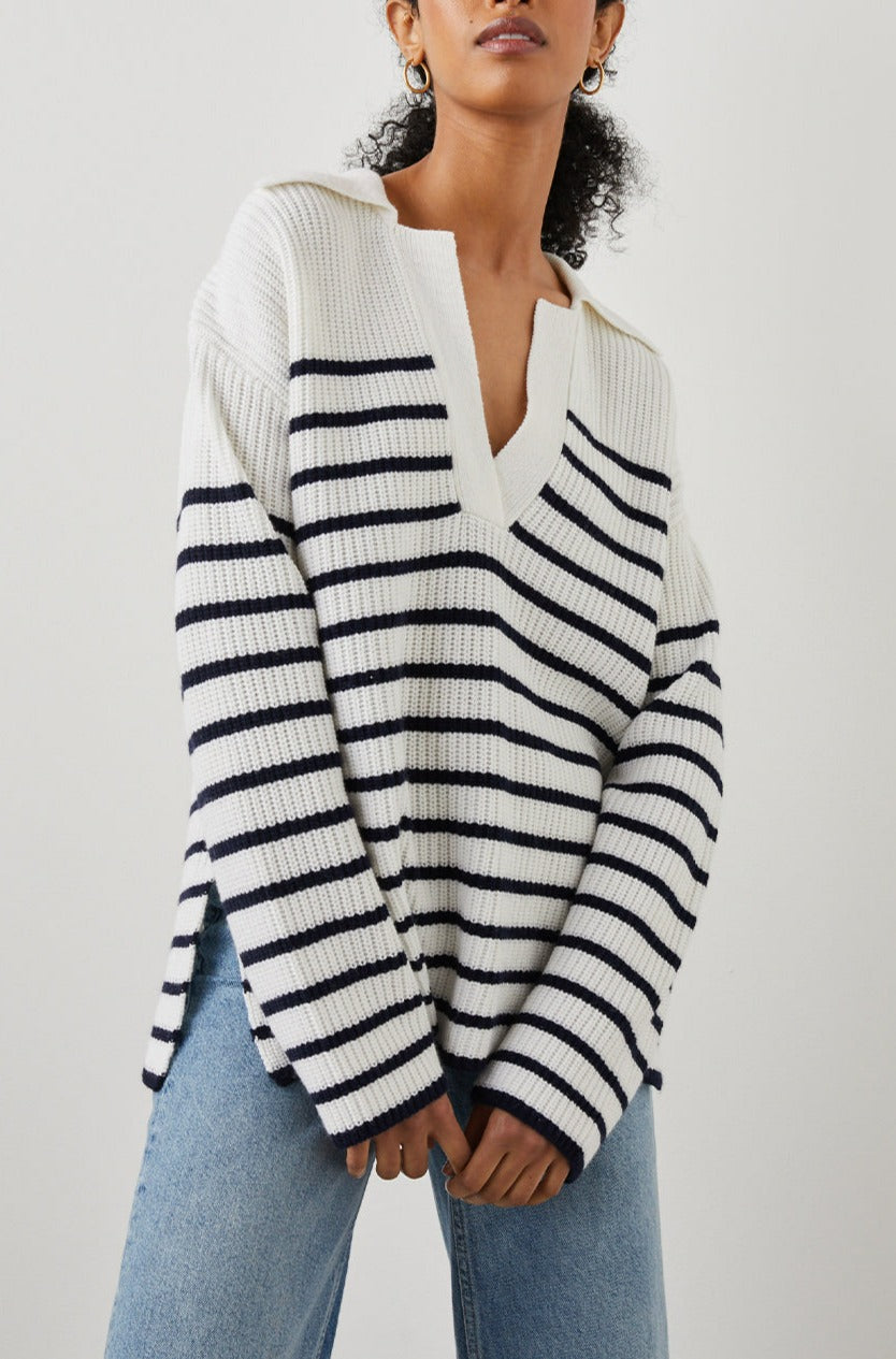 HARRIS SWEATER WHITE NAVY STRIPE -FRONT IN MOTION