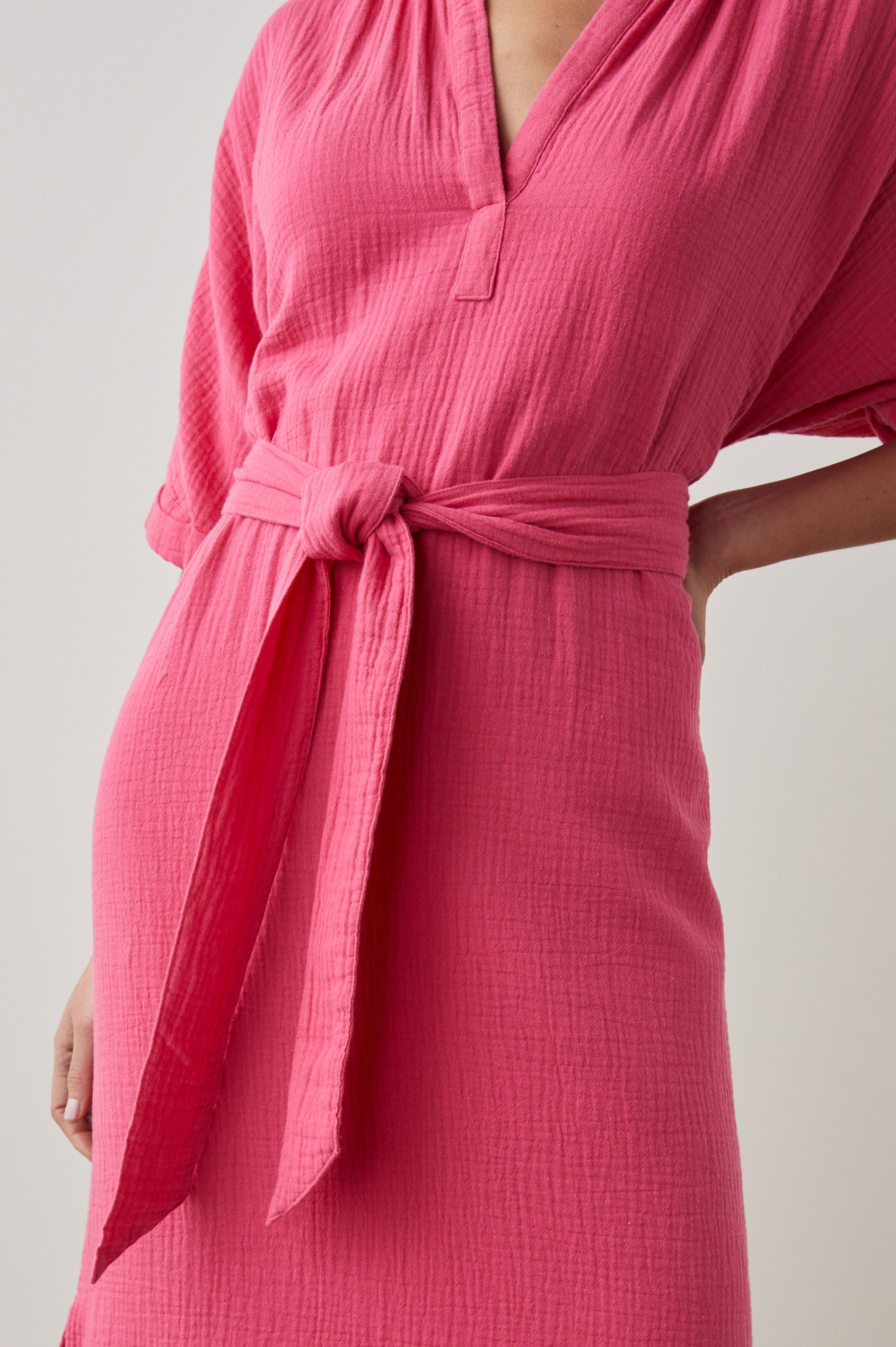 JESSE DRESS HIBISCUS - FRONT TIE DETAILS