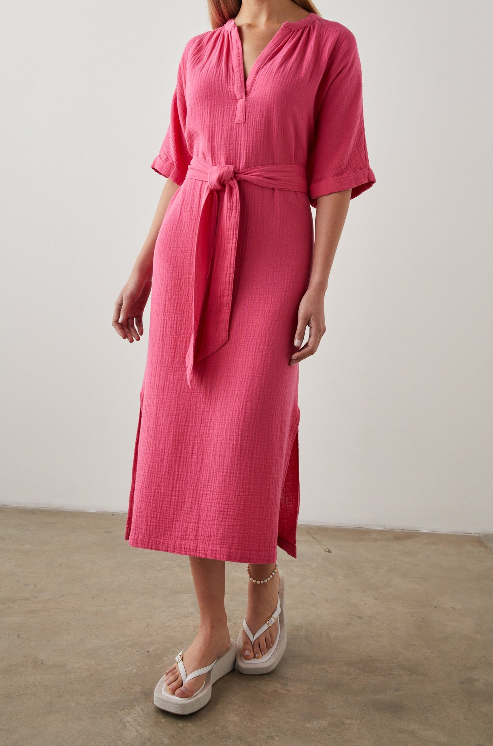 JESSE DRESS HIBISCUS - FRONT FULL BODY