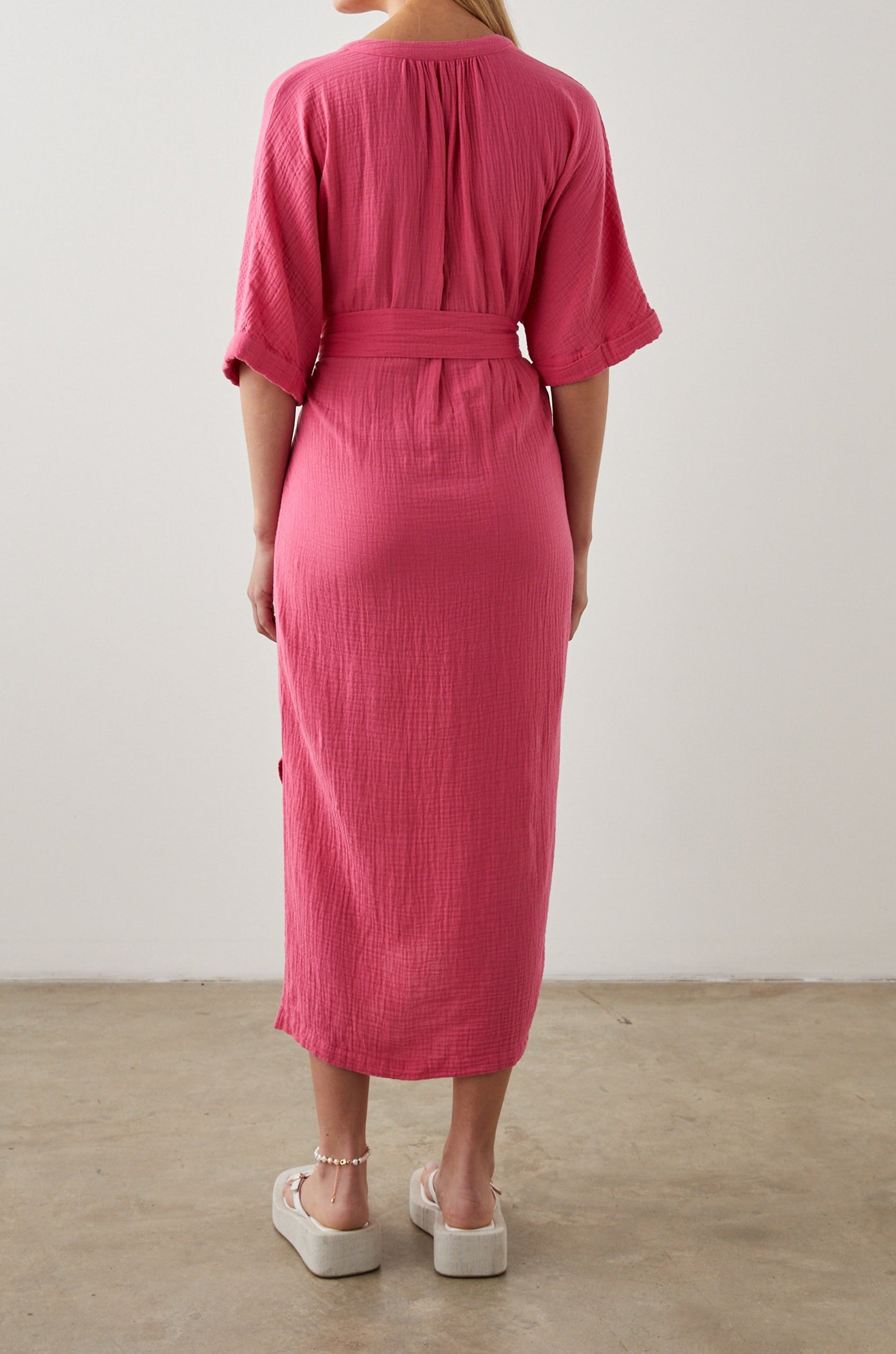 JESSE DRESS HIBISCUS - BACK FULL BODY