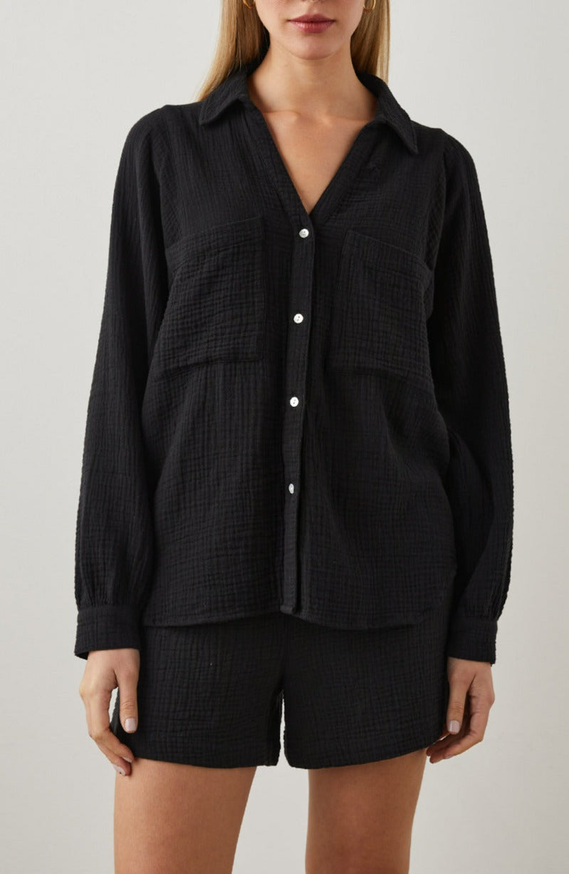 LAUREN SHIRT BLACK - FRONT UNTUCKED