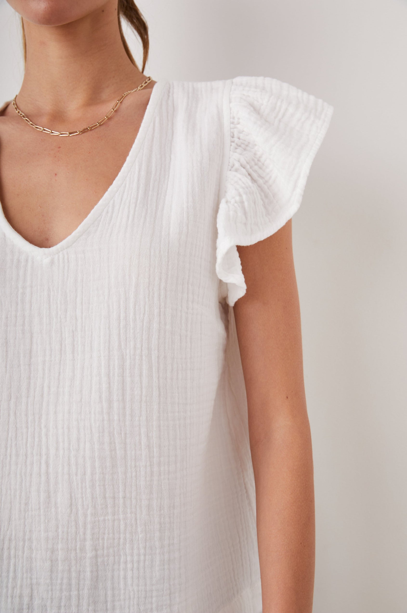 LELA TOP WHITE - DETAIL
