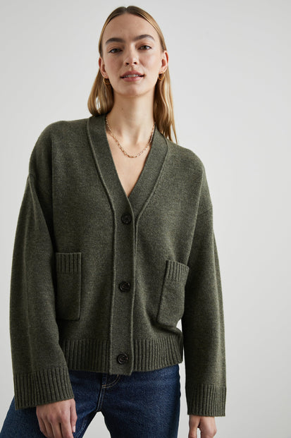 LINDI SWEATER OLIVE - FRONT