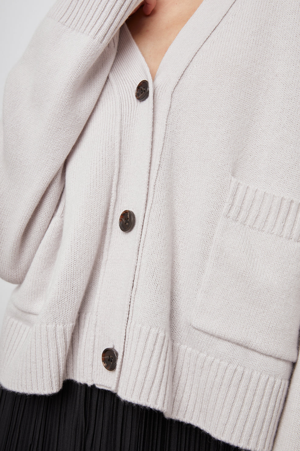 LINDI STONE CARDIGAN-DETAIL