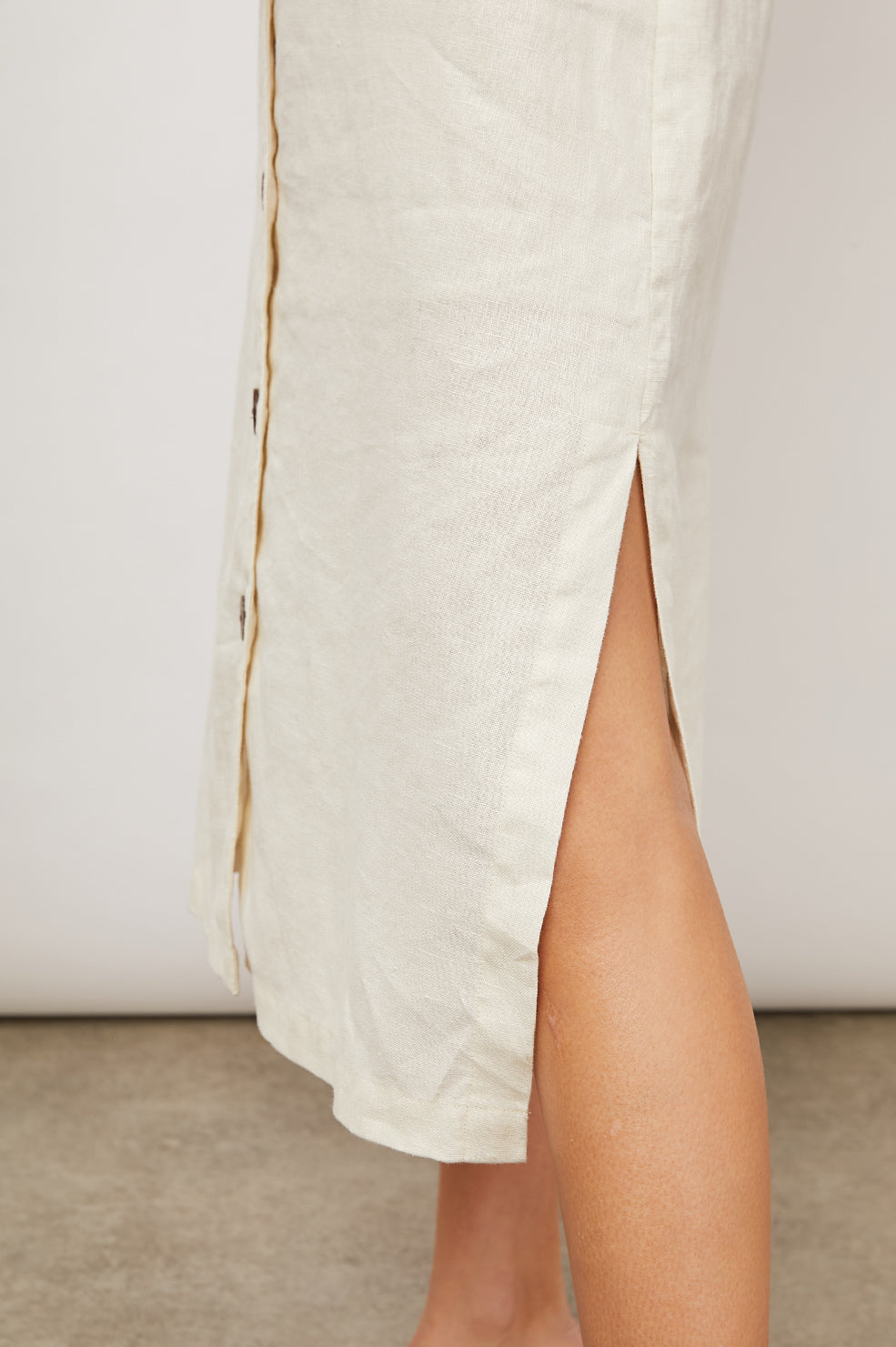 LIZZIE BISQUE BUTTON DOWN STRAPLESS DRESS-HEM DETAIL