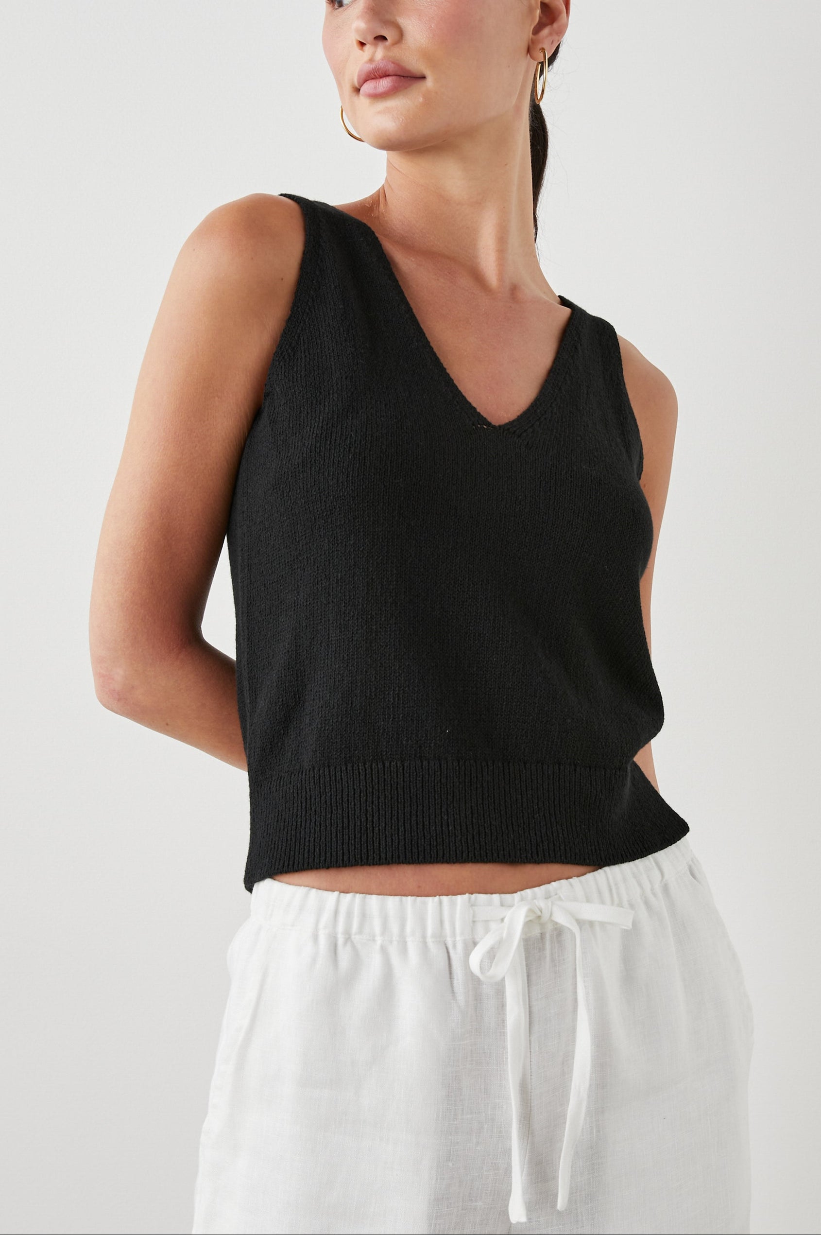 MAISE TANK BLACK - FRONT