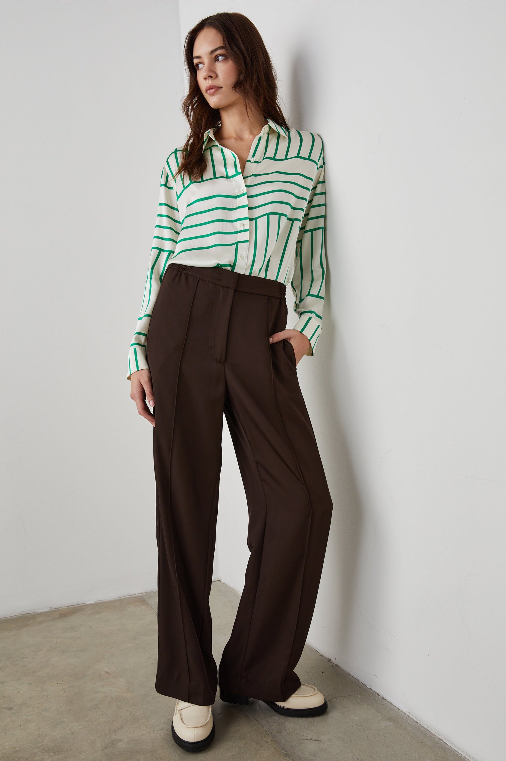 MARA COAT GREEN LINE ART - FRONT ANGLE