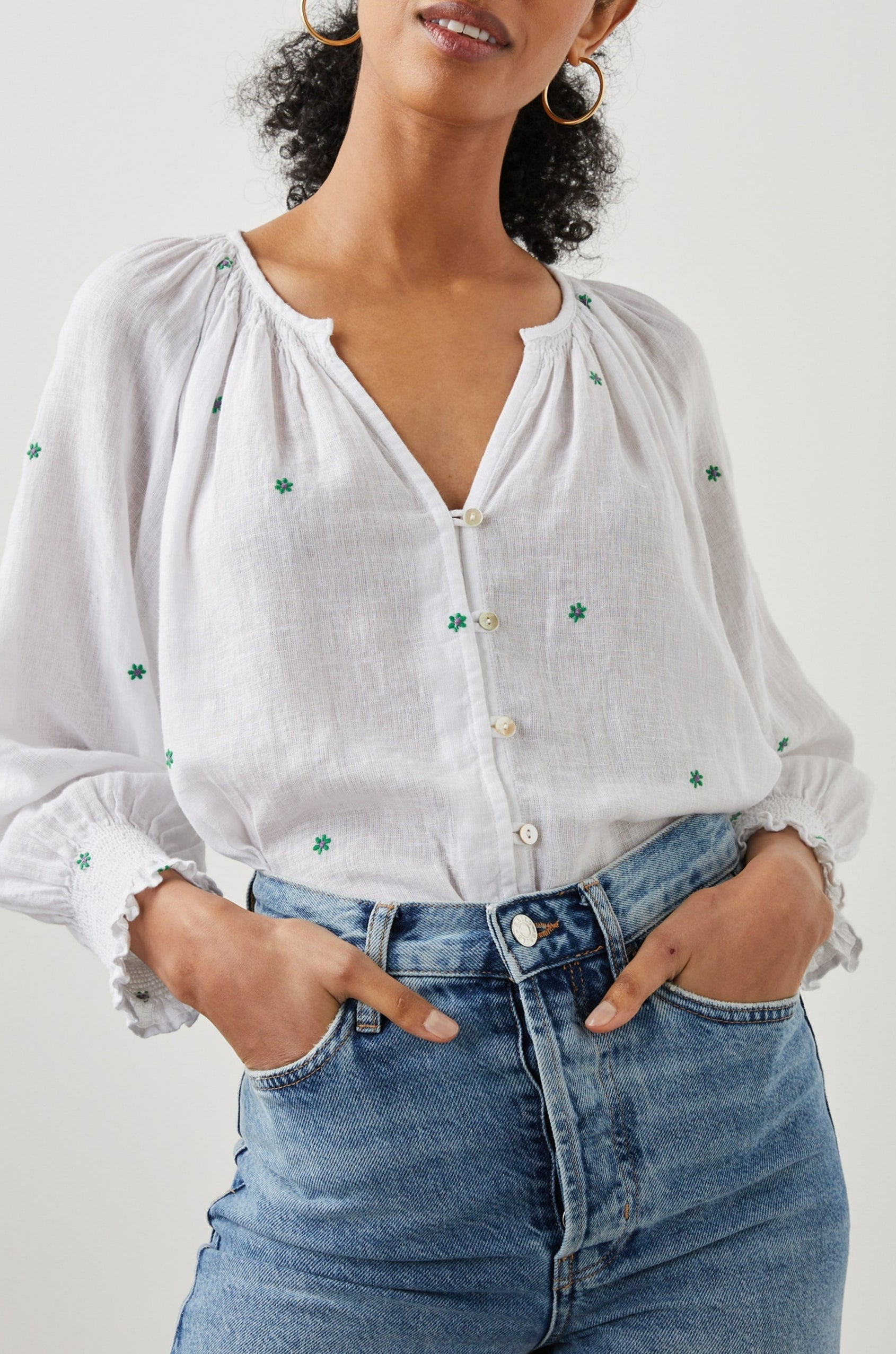 MARIAH TOP GREEN DAISY EMBROIDERY - FRONT TUCKED IN