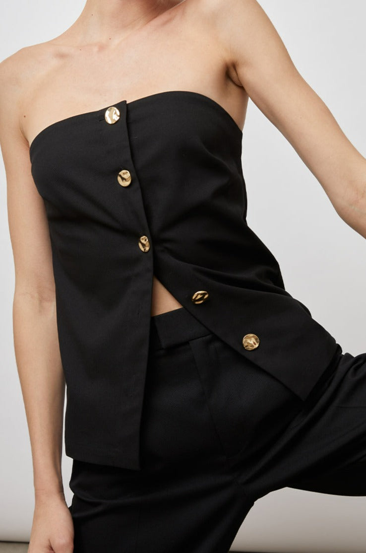 LULU BLACK TOP-IN MOTION