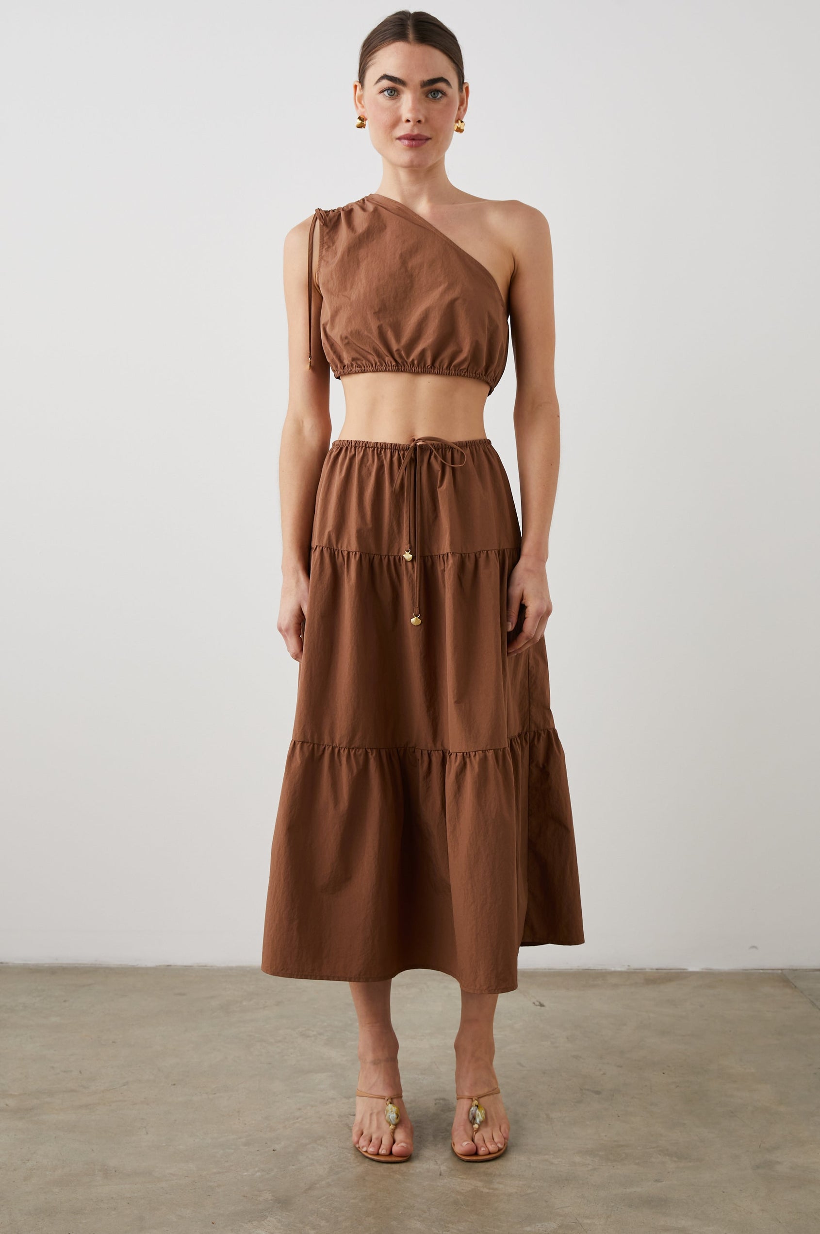 MARY SKIRT TOFFEE - FULL FRONT BODY