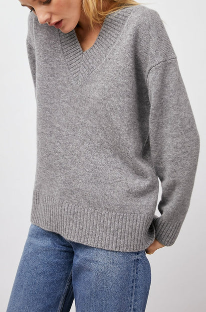 MICHELLE HEATHER GREY SWEATER-FRONT