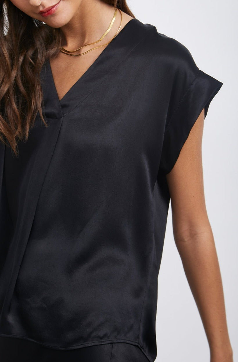 NALA BLACK TOP-SIDE ANGLE IN MOTION