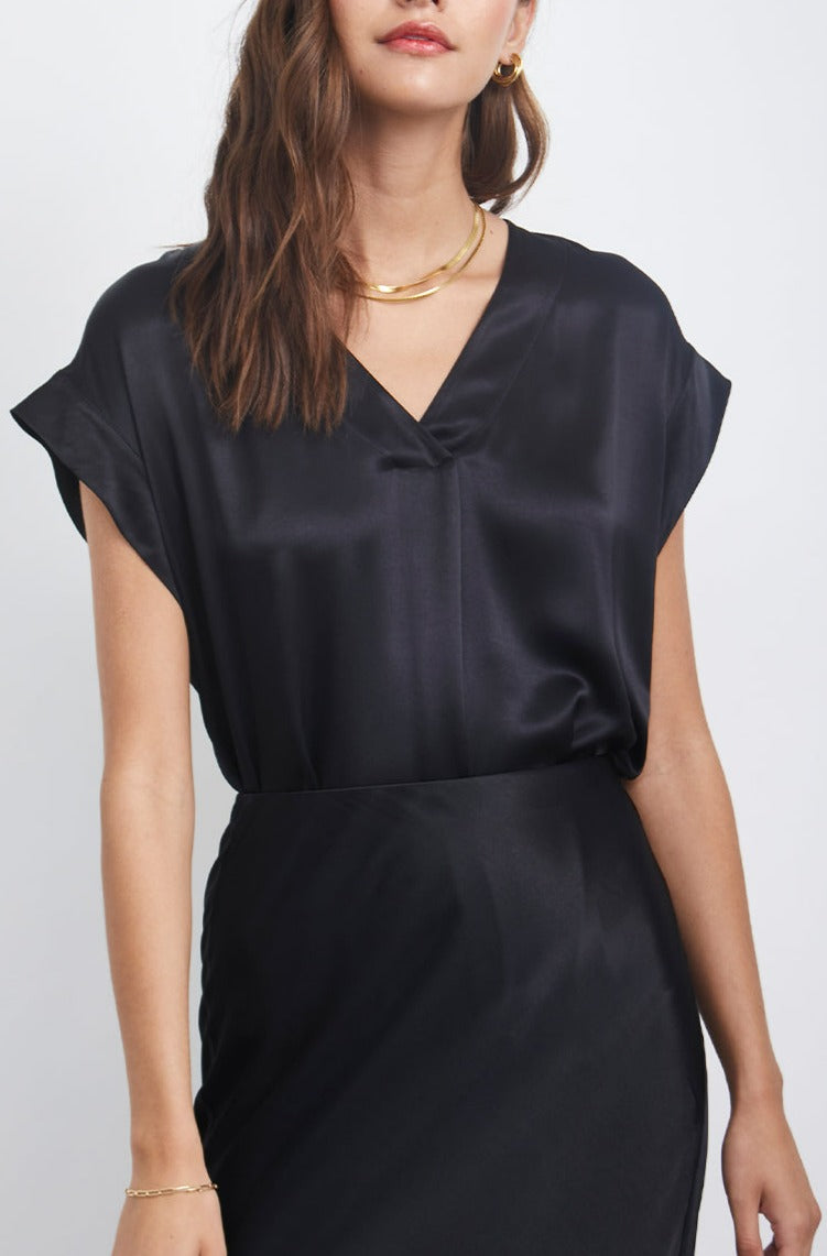 NALA BLACK TOP-FRONT TUCKED IN