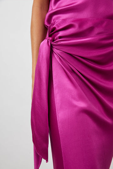 PAIGE RADIANCE - FRONT SIDE DETAIL