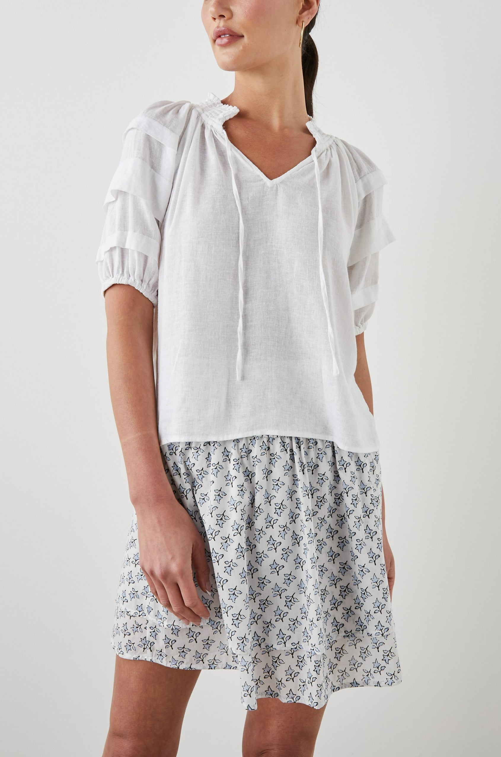 PARIS TOP WHITE - FRONT UNTUCKED