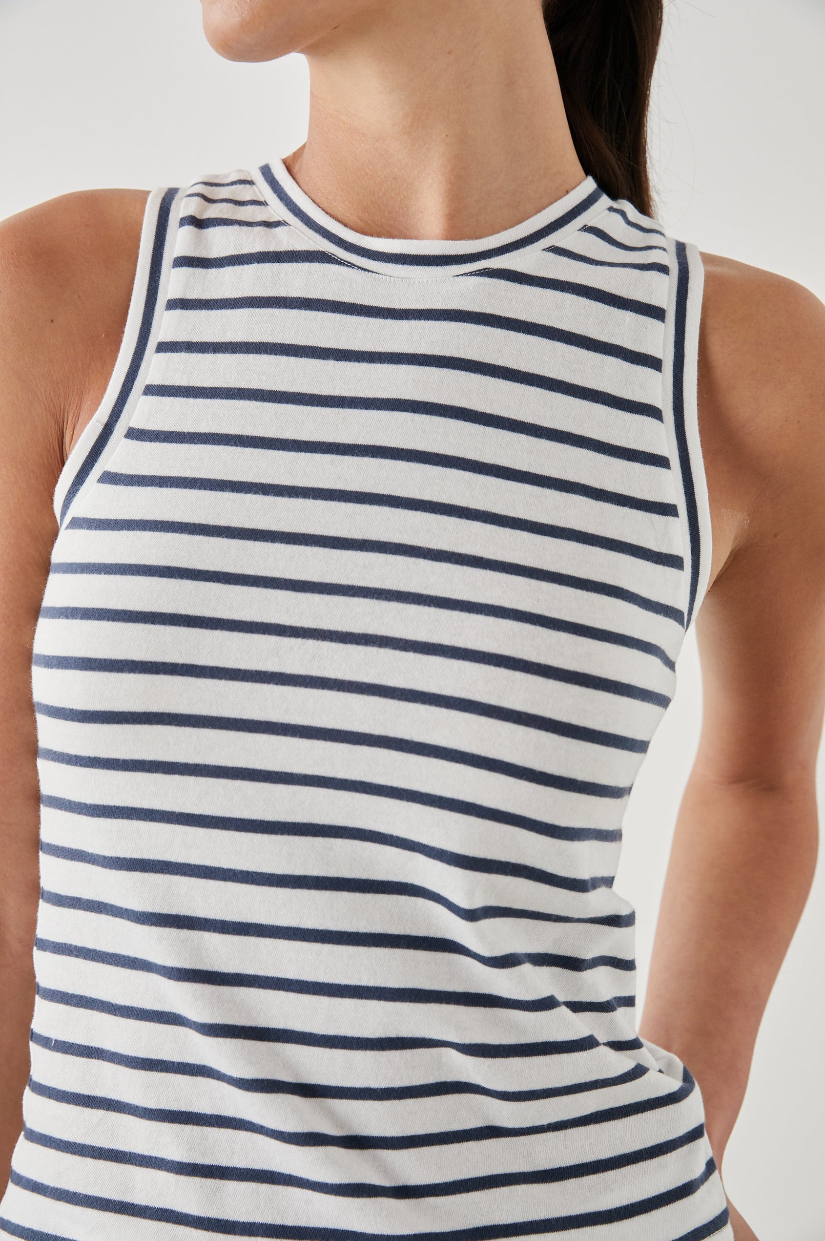 THE RACER TANK SAILOR STRIPE NAVY - DETAIL
