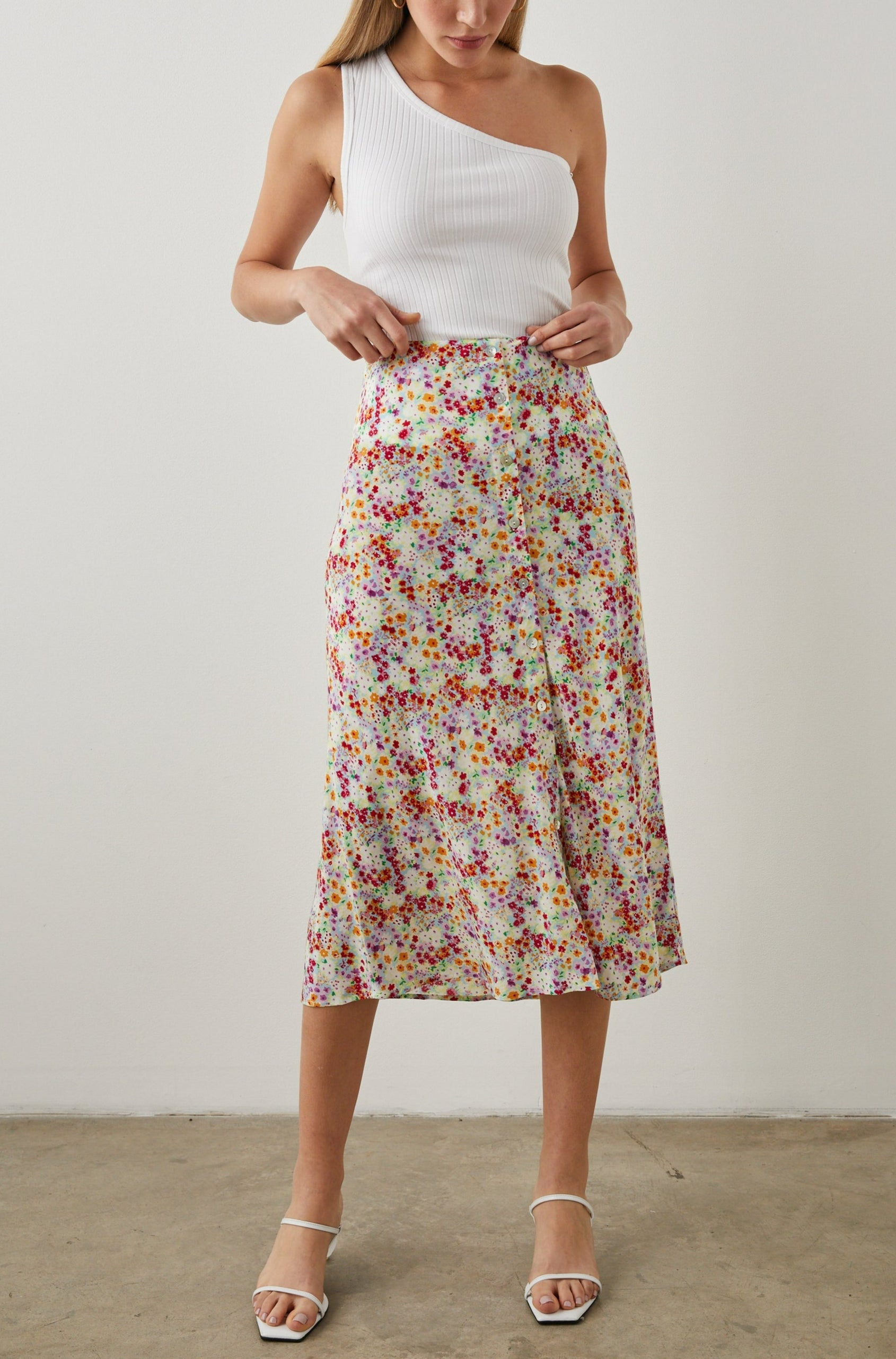ROSETTA SKIRT FLEUR - FRONT BODY ARMS IN FRONT