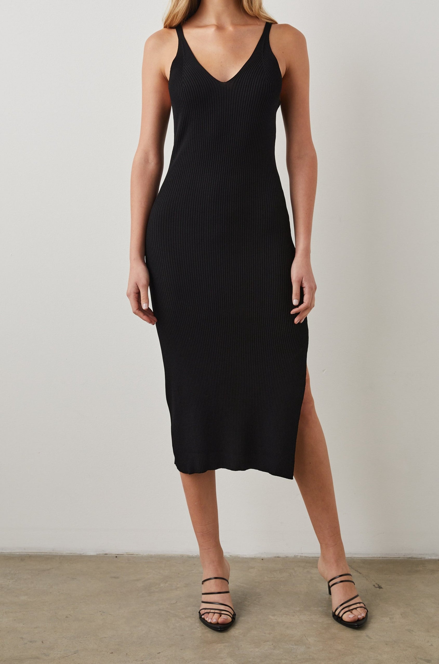 SHELBY DRESS BLACK - FRONT FULL BODY