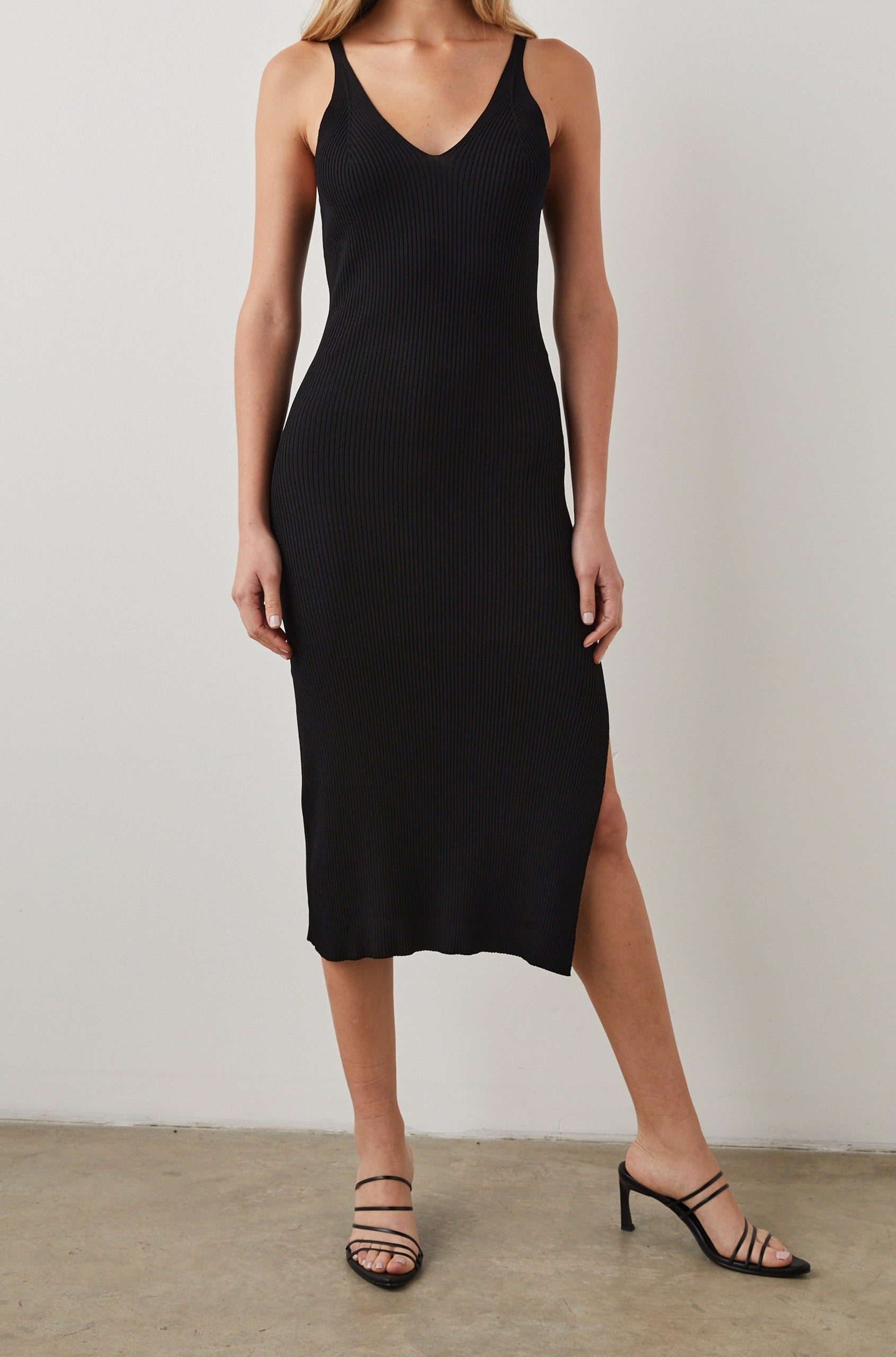 SHELBY DRESS BLACK - FRONT FULL BODY