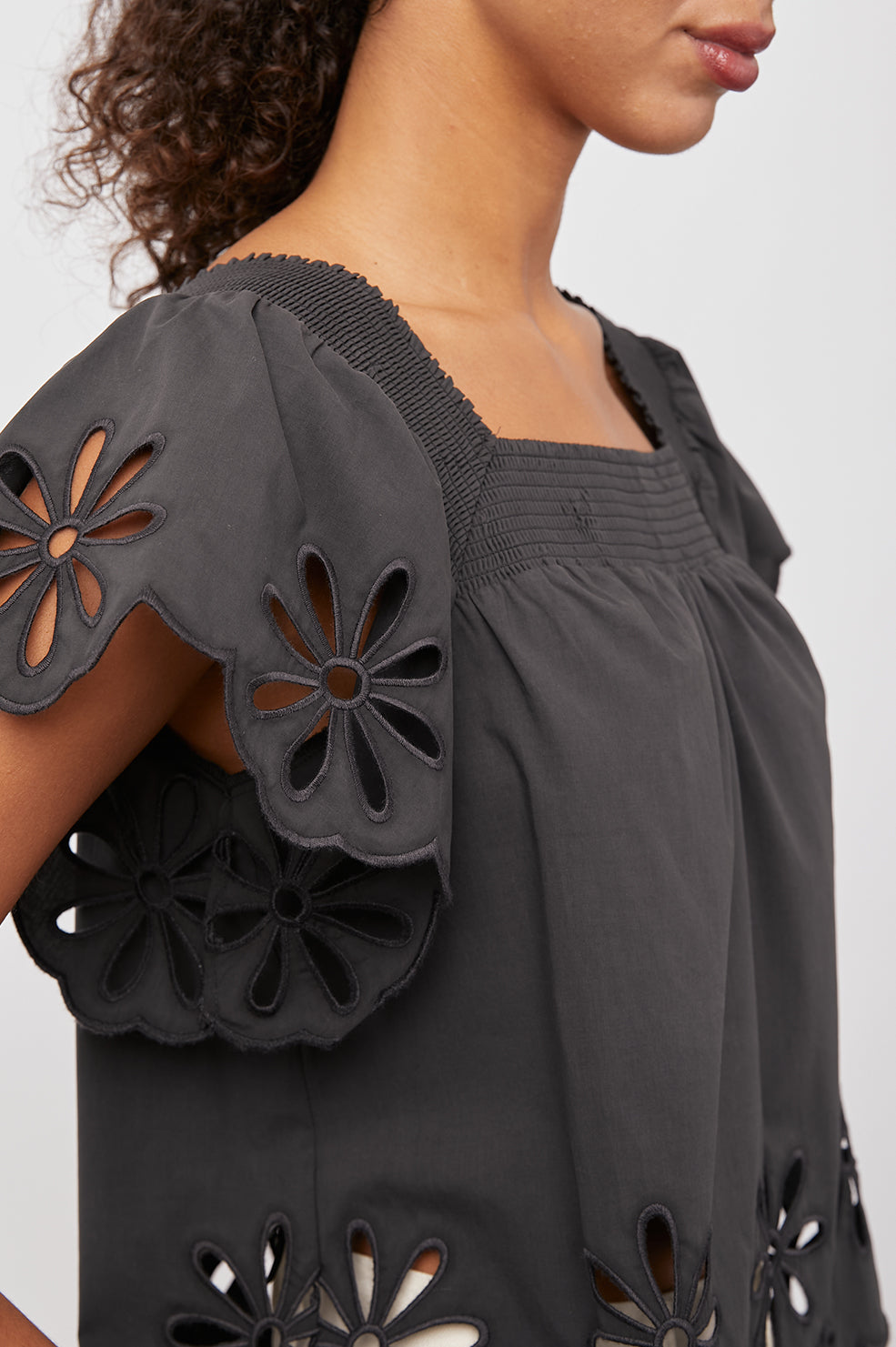 SONORA BLACK EYELET - DETAILS