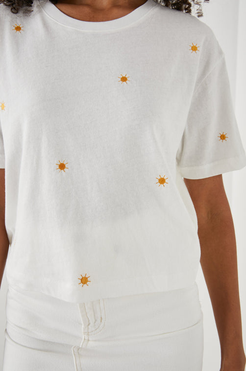 THE BOXY CREW EMBROIDERED SUNS - FRONT DETAIL