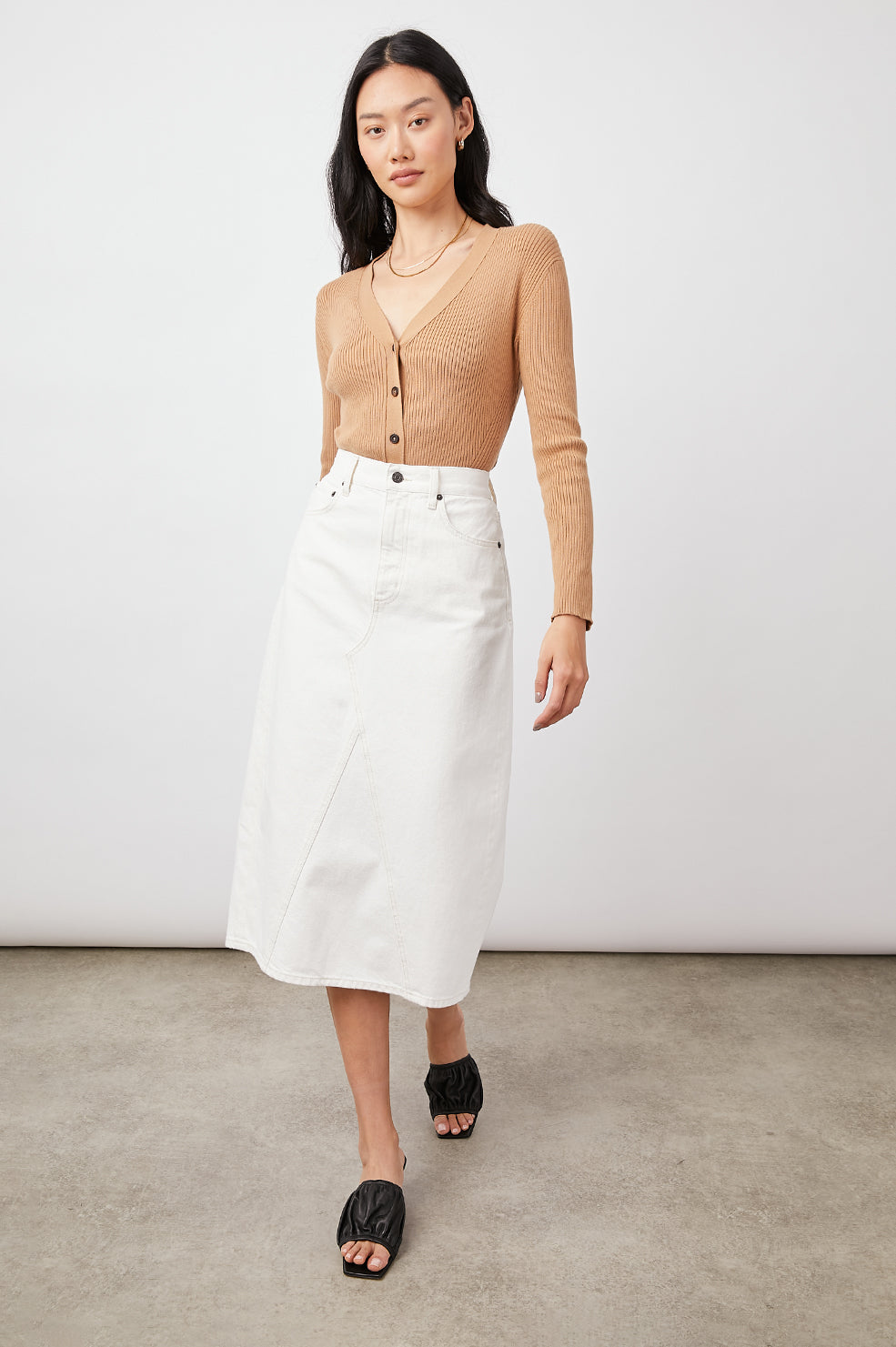 THE HIGHLAND ECRU SKIRT-FULL FRONT BODY