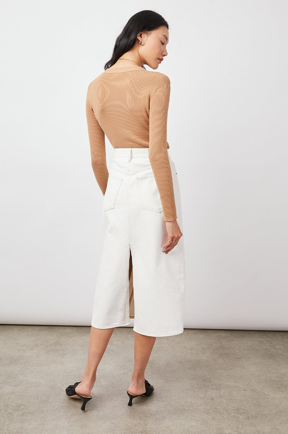 THE HIGHLAND ECRU SKIRT-BACK