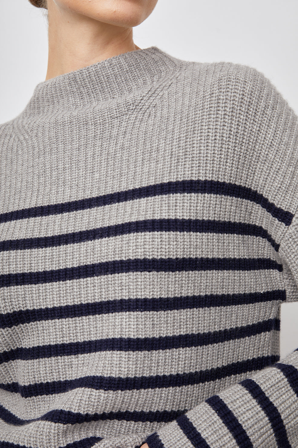 CLAUDIA HEATHER NAVY STRIPE SWEATER-DETAIL