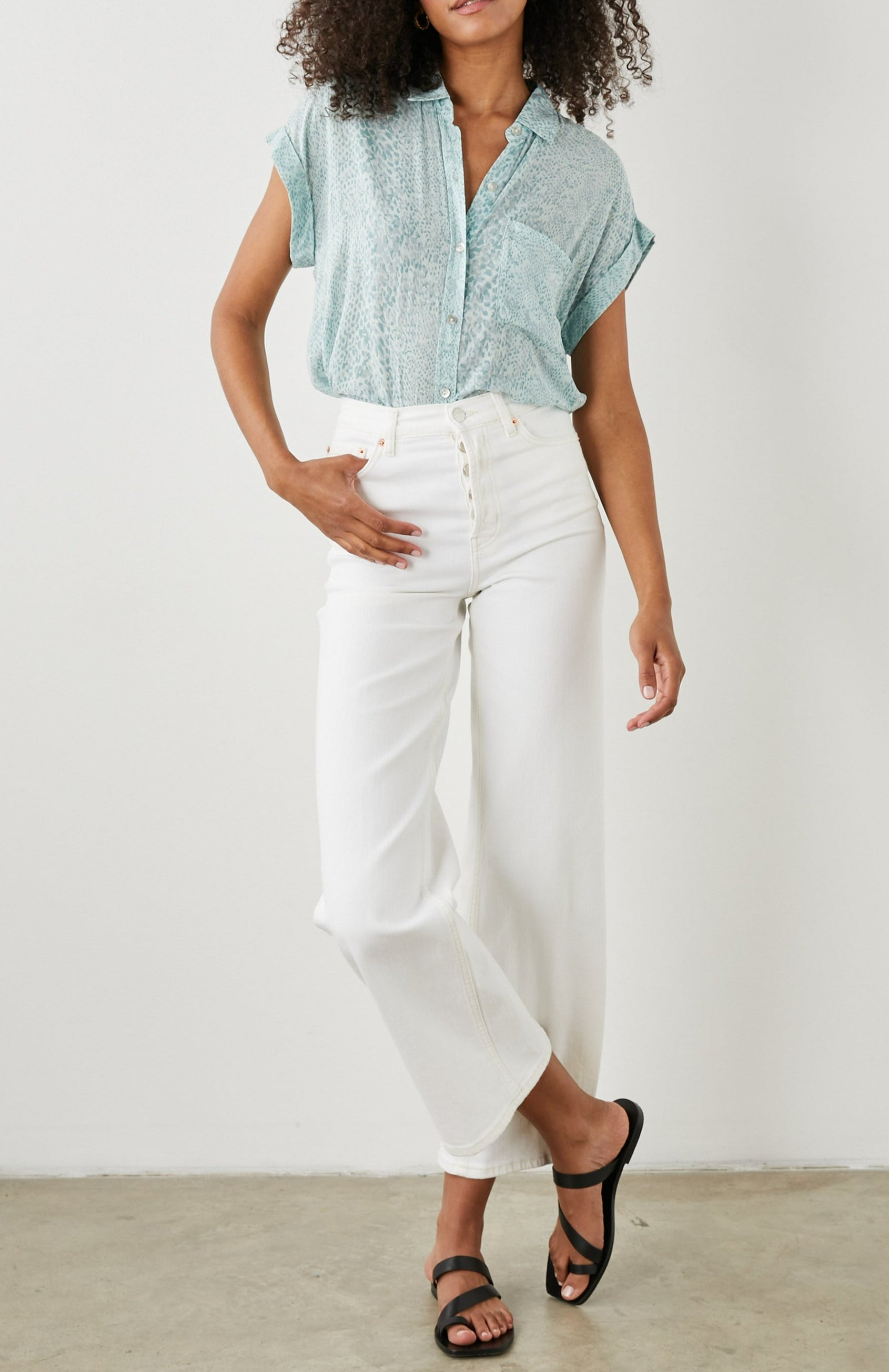 WHITNEY SHIRT MINT BOA - FULL FRONT BODY